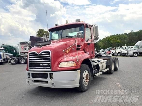 Mack PINNACLE CXU613 Trækkere