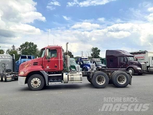 Mack PINNACLE CXU613 Trækkere