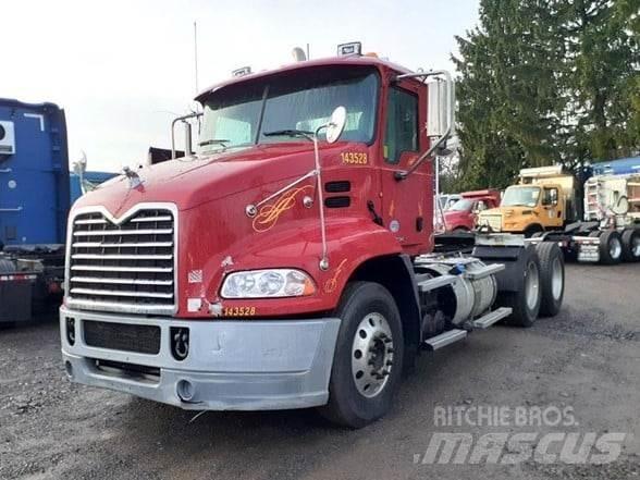 Mack PINNACLE CXU613 Trækkere