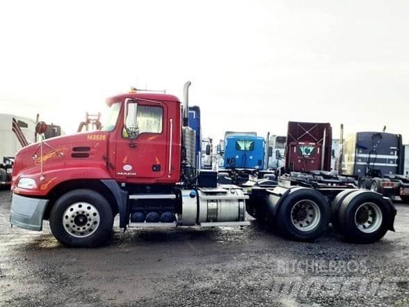 Mack PINNACLE CXU613 Trækkere