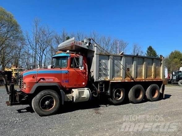 Mack RD688S Lastbiler med tip