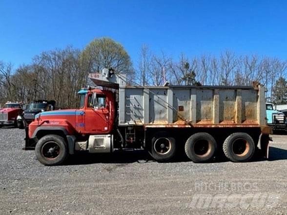 Mack RD688S Lastbiler med tip