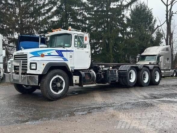 Mack RD690 Renovationslastbiler