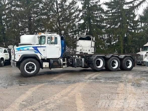 Mack RD690 Renovationslastbiler