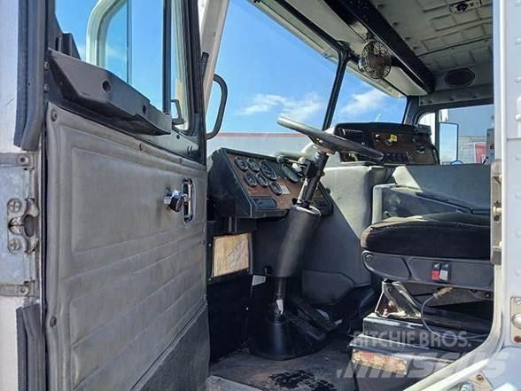 Peterbilt 320 Renovationslastbiler