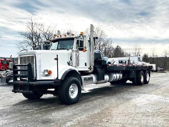 Peterbilt 357 Lastbil med lad/Flatbed