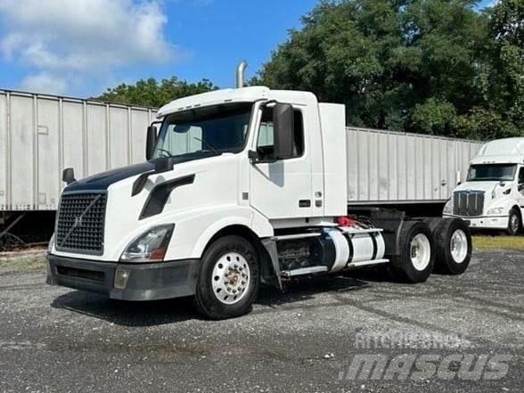 Volvo VNL64T300 Trækkere