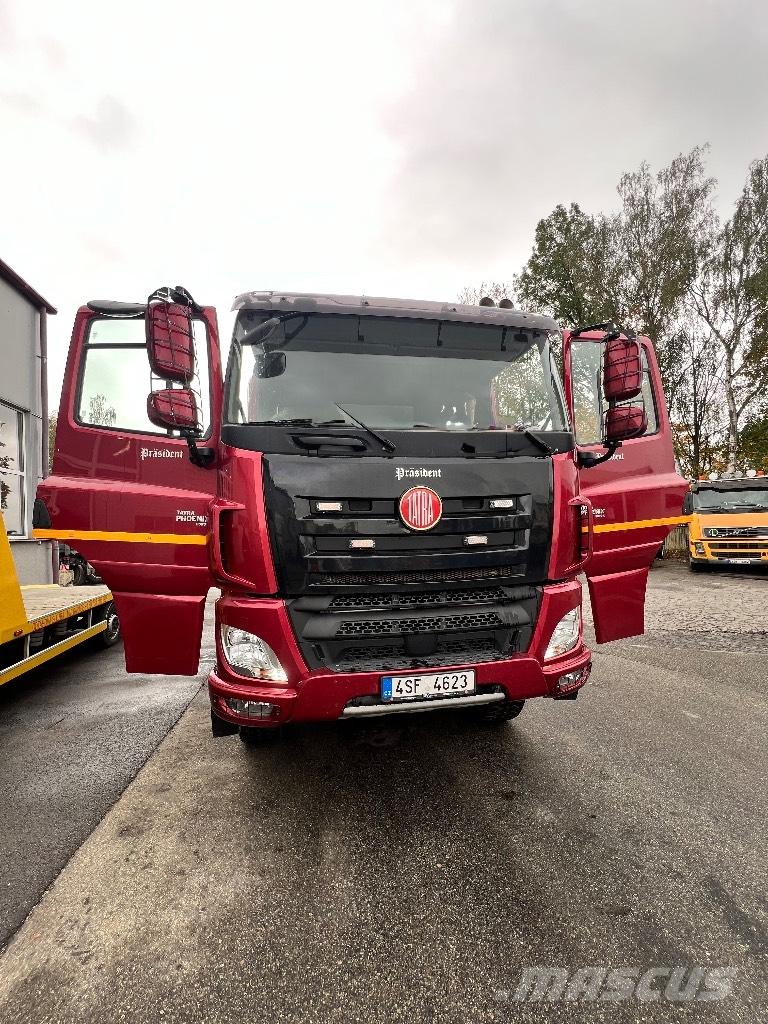 Tatra T158 Lastbil med lad/Flatbed