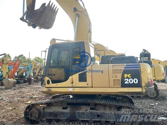 Komatsu PC200-8 Gravemaskiner på larvebånd
