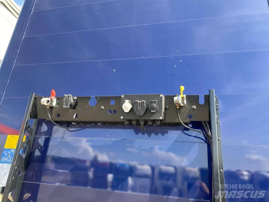 Kögel S 24 Semi-trailer med Gardinsider