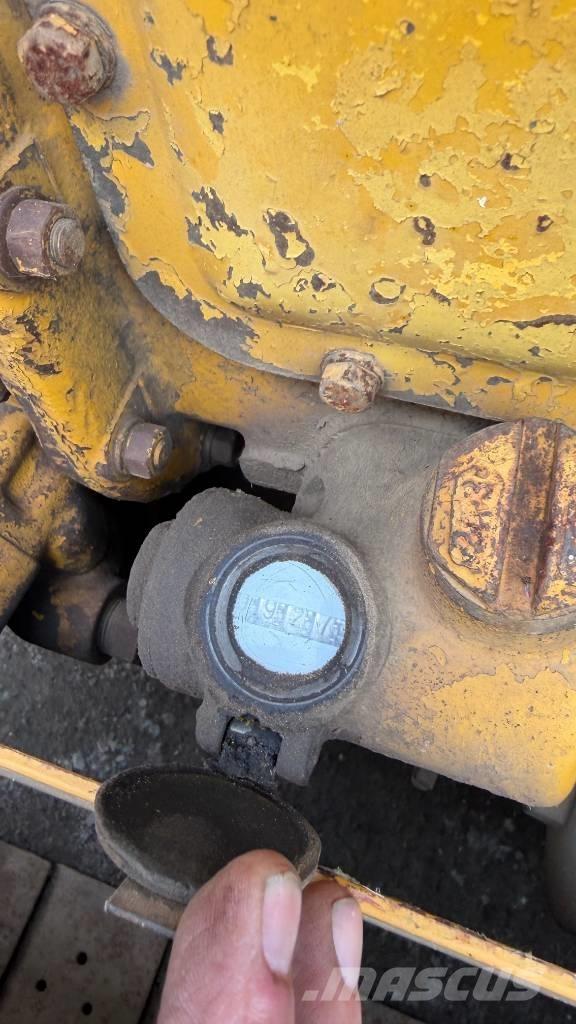 CAT D 2 Bulldozer på larvebånd