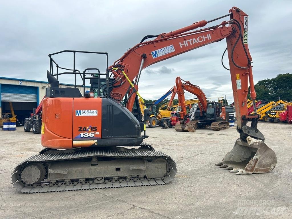 Hitachi ZX135 US-6 Gravemaskiner på larvebånd