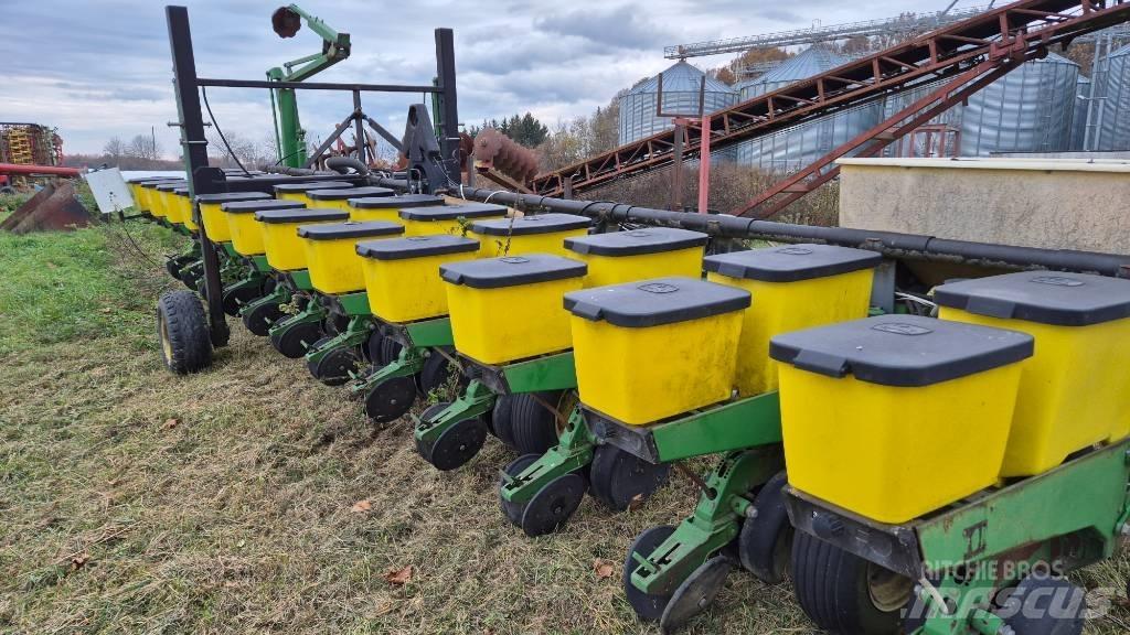 John Deere 1760 Plantemaskiner