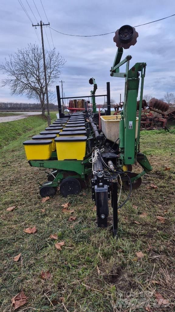 John Deere 1760 Plantemaskiner