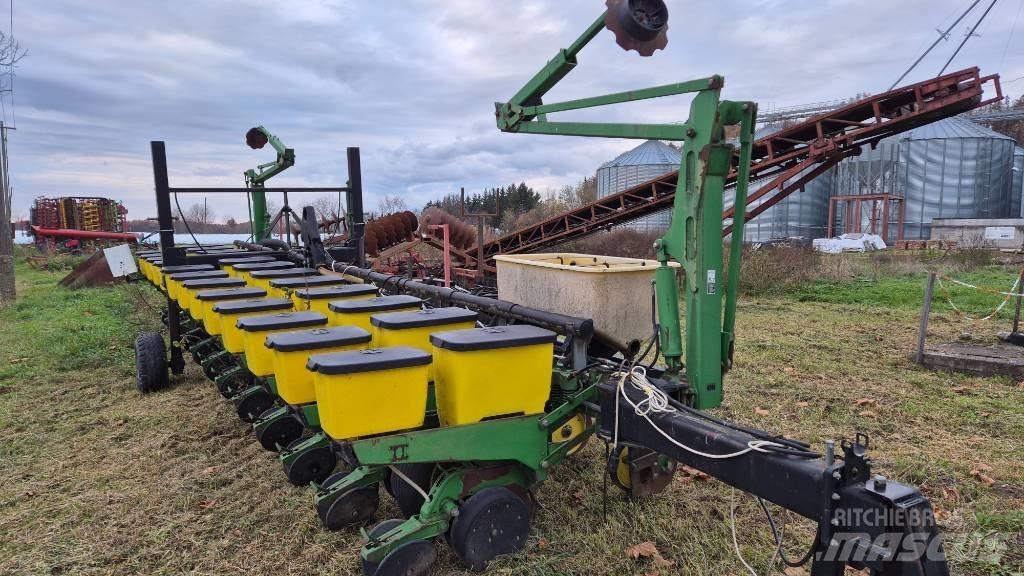 John Deere 1760 Plantemaskiner