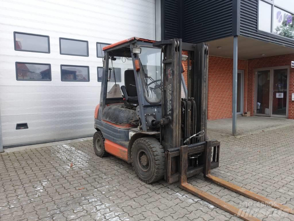 Toyota 02-6 FDF 25 Diesel gaffeltrucks