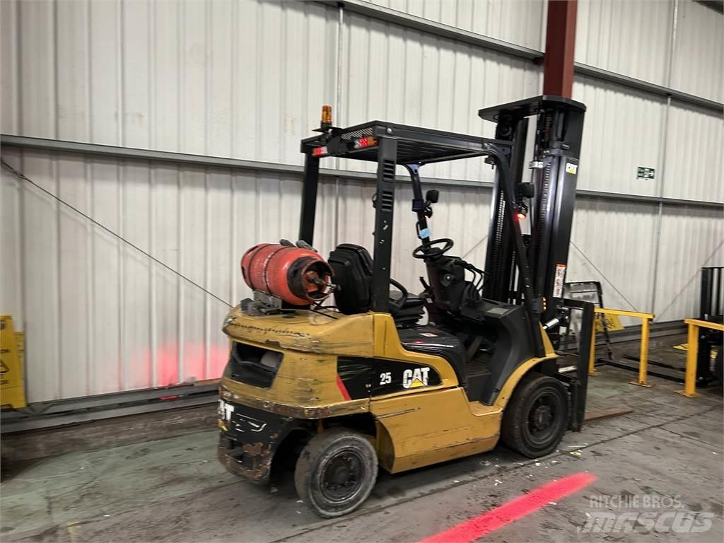 CAT GP25NT LPG gaffeltrucks