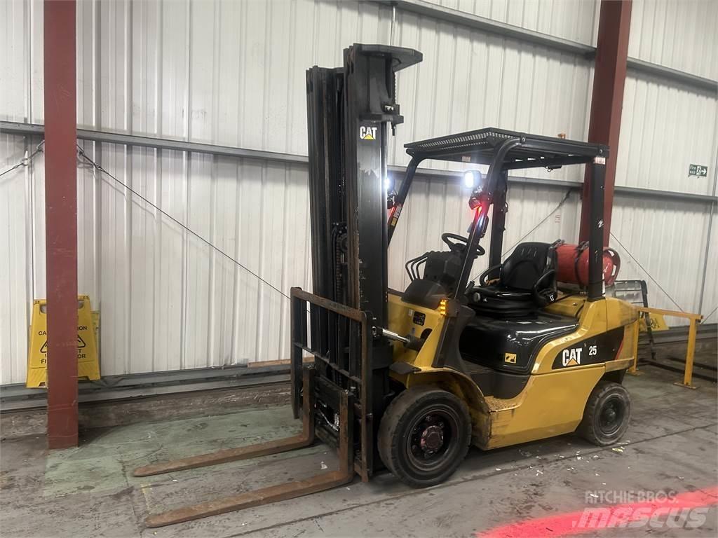CAT GP25NT LPG gaffeltrucks