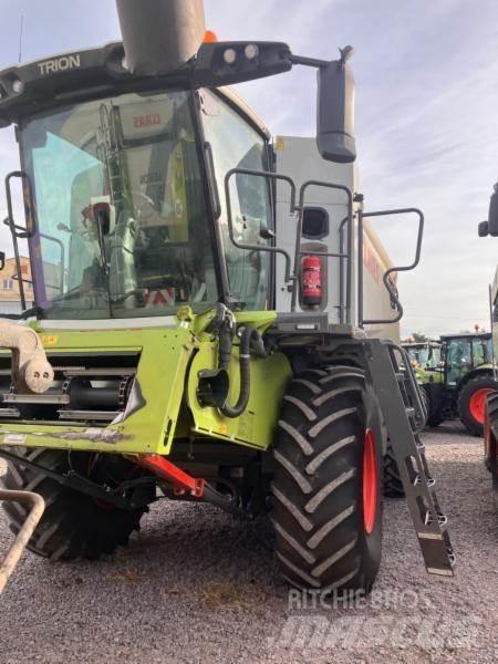 CLAAS TRION 530 Mejetærskere