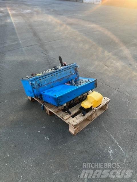Genie CONTROL PANEL Bomlifte med knækarm