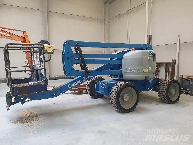 Genie Z45/25 Bomlifte med knækarm
