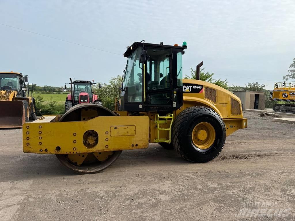 CAT CS 74 B Enkelt tromle