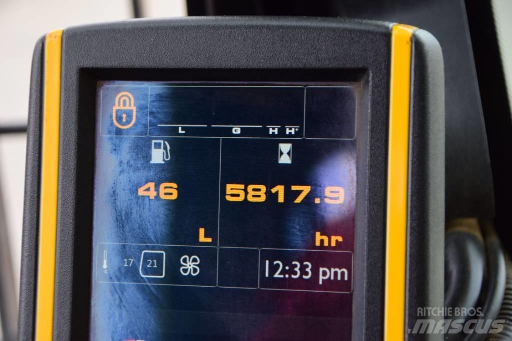 JCB JS131LC PLUS Gravemaskiner på larvebånd