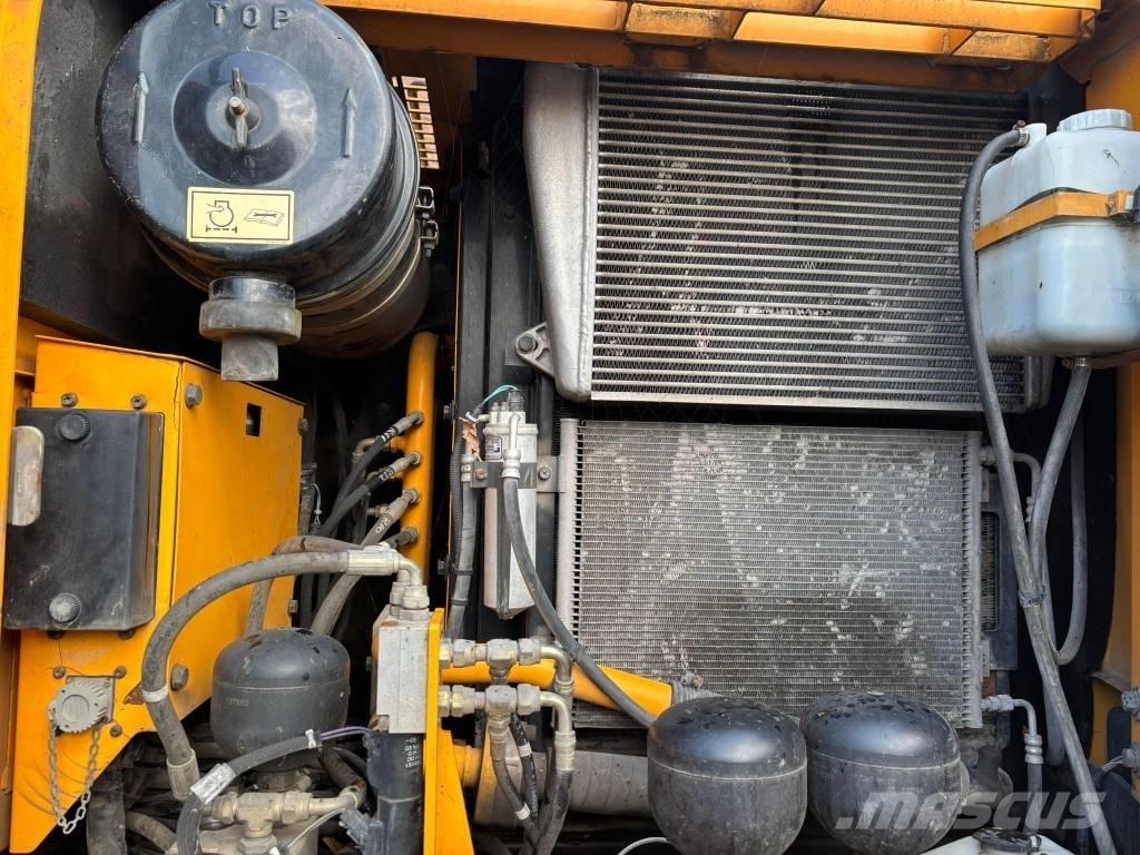 Hyundai 140W-7A Gravemaskiner på hjul