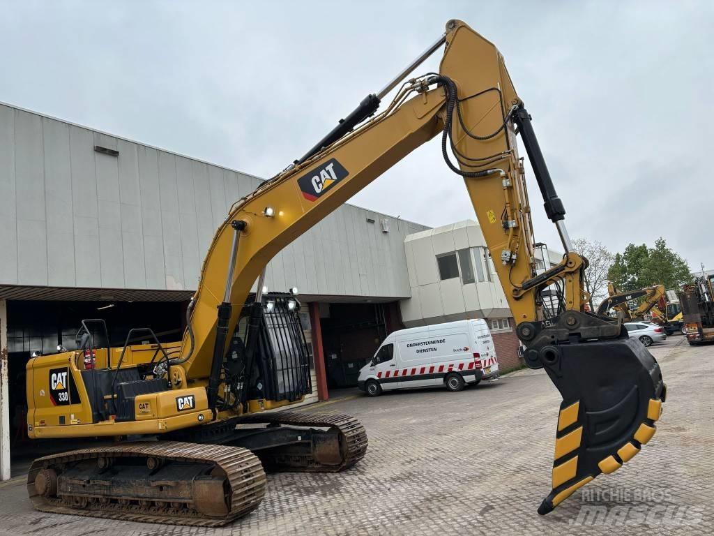 CAT 330 Gravemaskiner på larvebånd