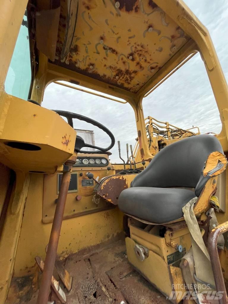 CAT 615 C Skrabere