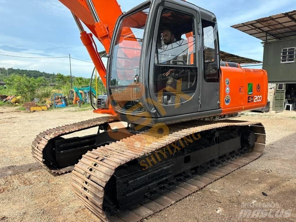Hitachi EX 200 Gravemaskiner på larvebånd