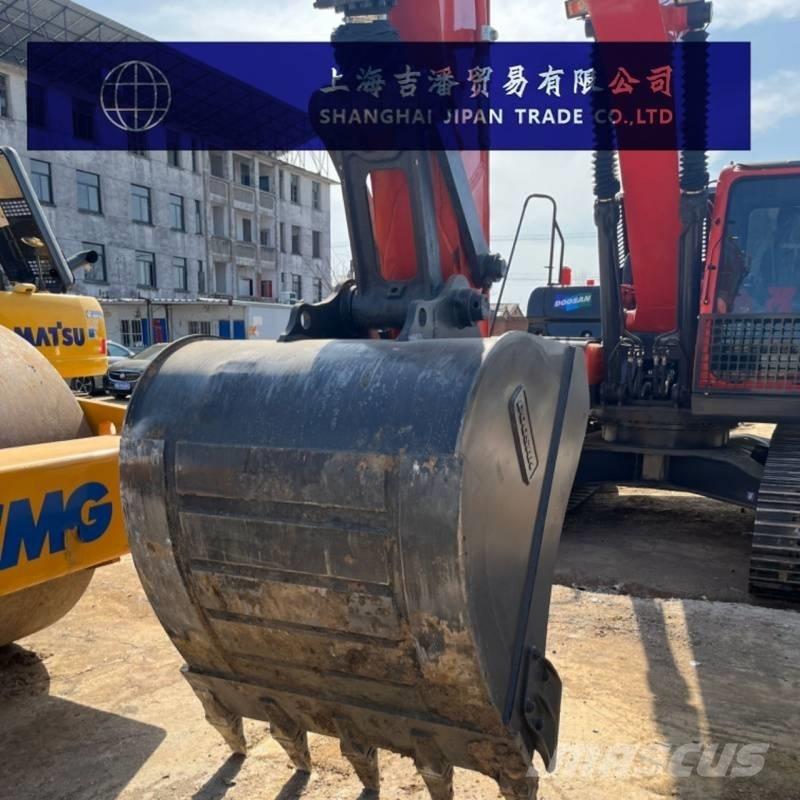 Doosan DX 225 LC Gravemaskiner på larvebånd