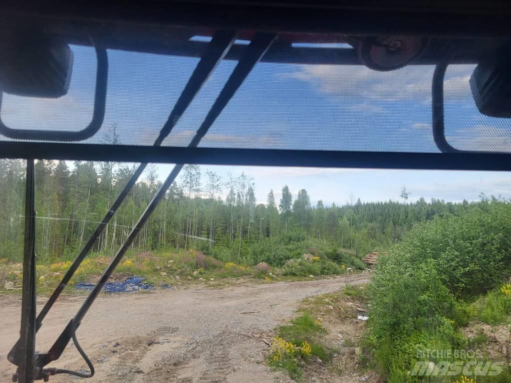 Komatsu 835 Udkørselsmaskiner