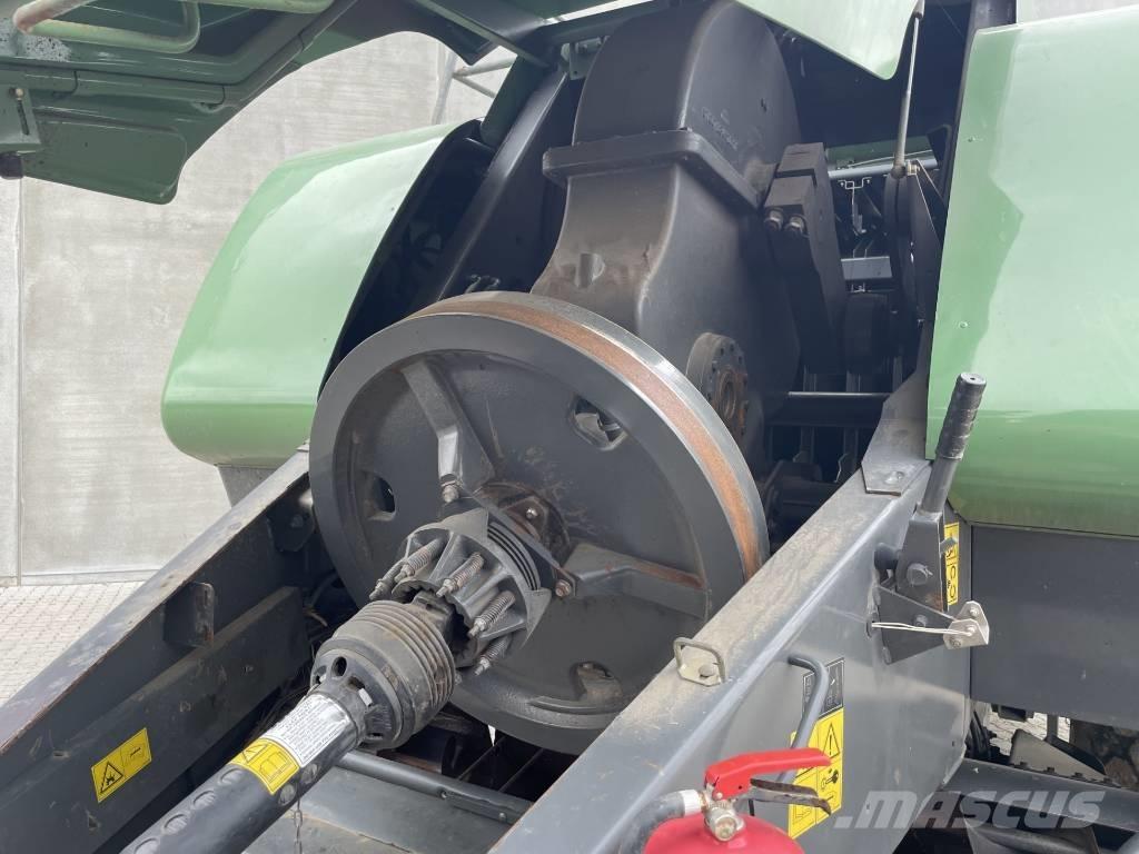 Fendt 12130 N Pressere til firkantede baller