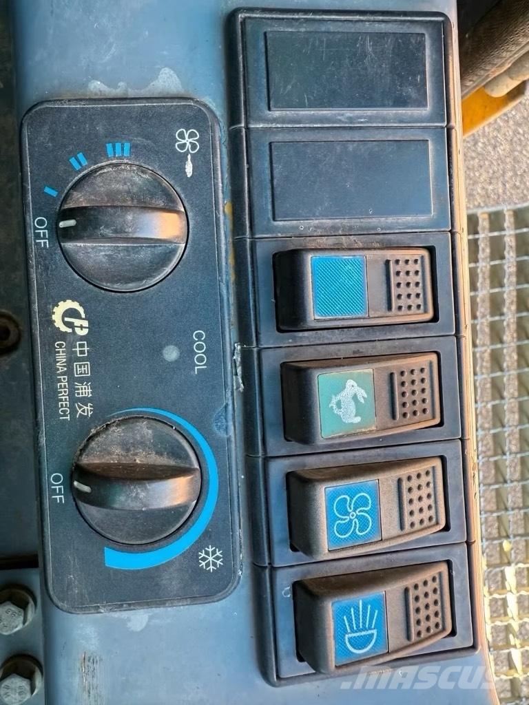 Yuchai YC 60-7 Gravemaskiner på larvebånd