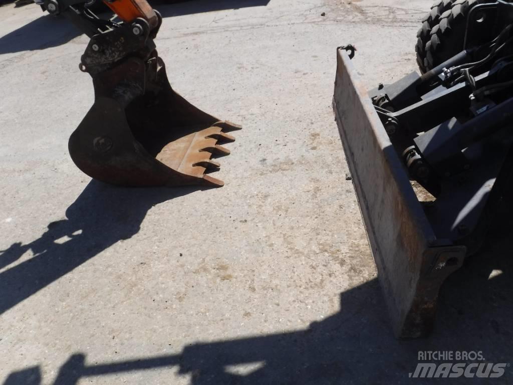 Doosan DX 100W-7 Gravemaskiner på hjul