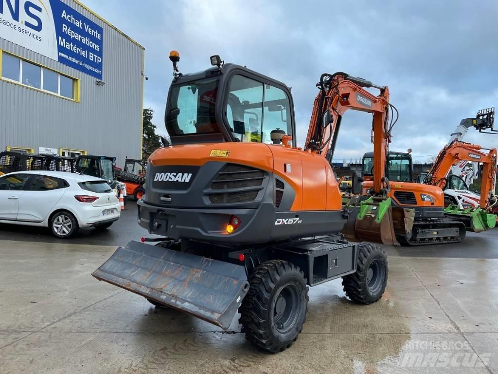 Doosan DX 57 W-5 Gravemaskiner på hjul
