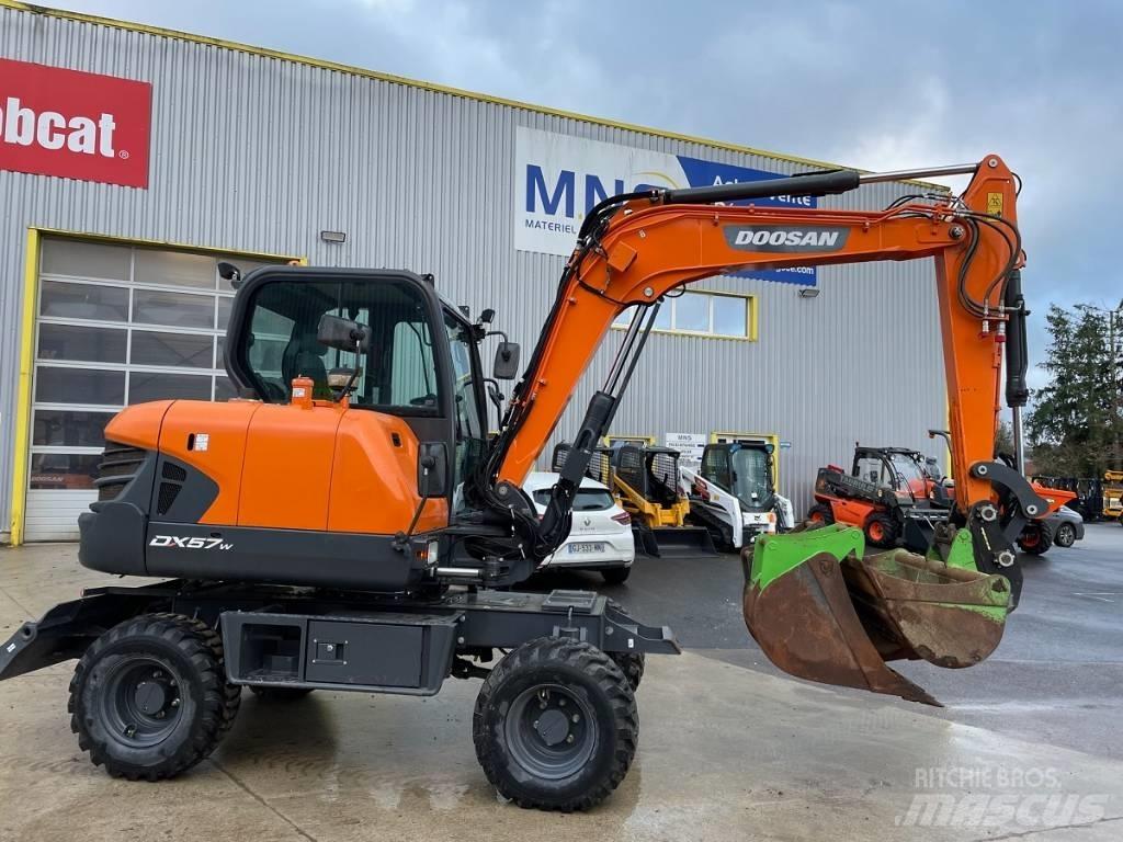 Doosan DX 57 W-5 Gravemaskiner på hjul