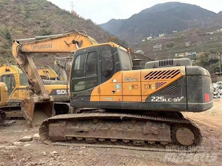 Hyundai R215VS Gravemaskiner på hjul