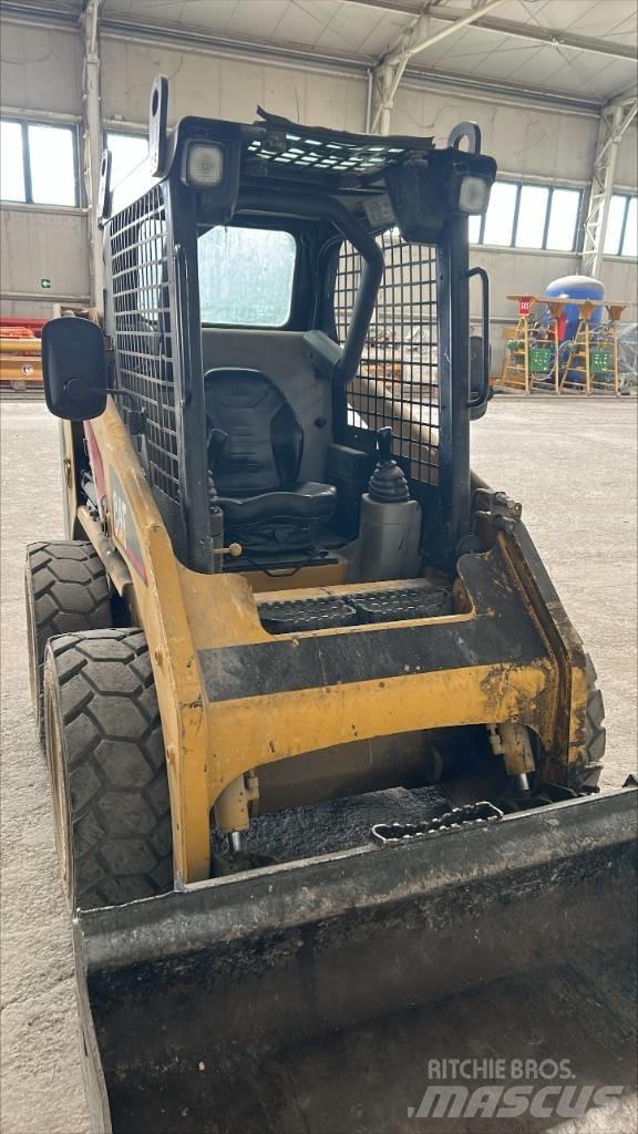 CAT 216 B Minilæsser - skridstyret