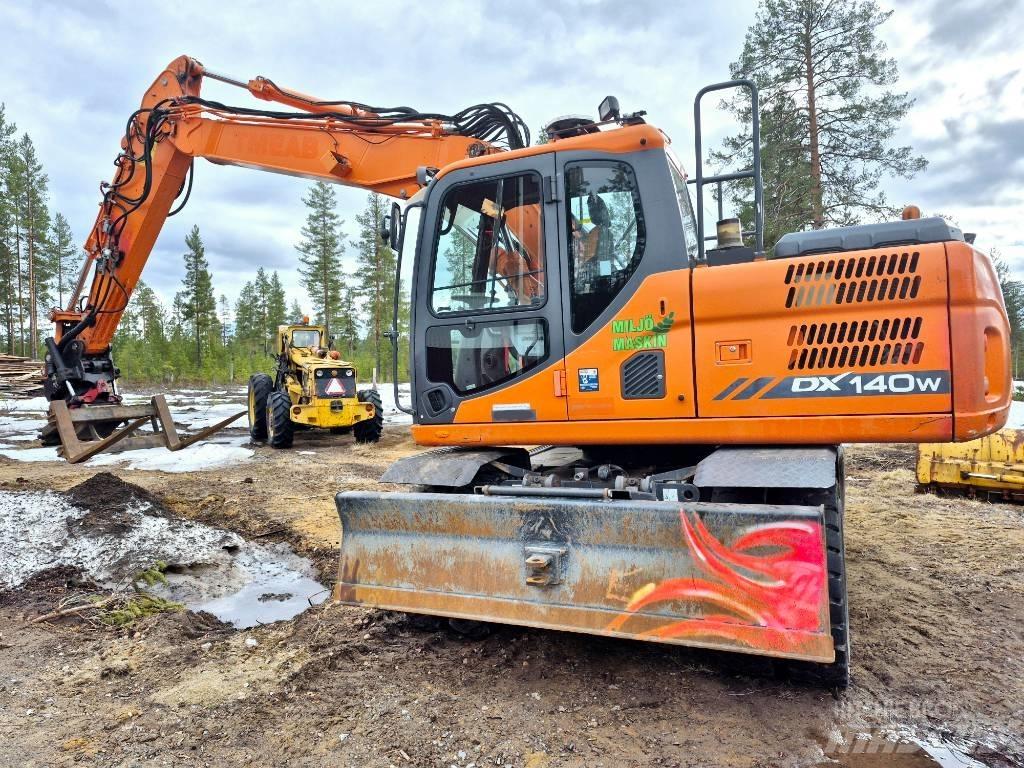 Doosan DX 140 W-3 Gravemaskiner på hjul
