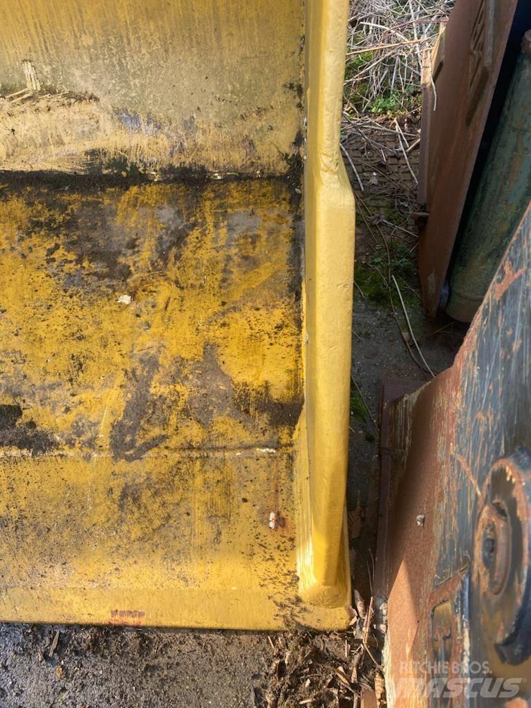 CAT 972 Skovle