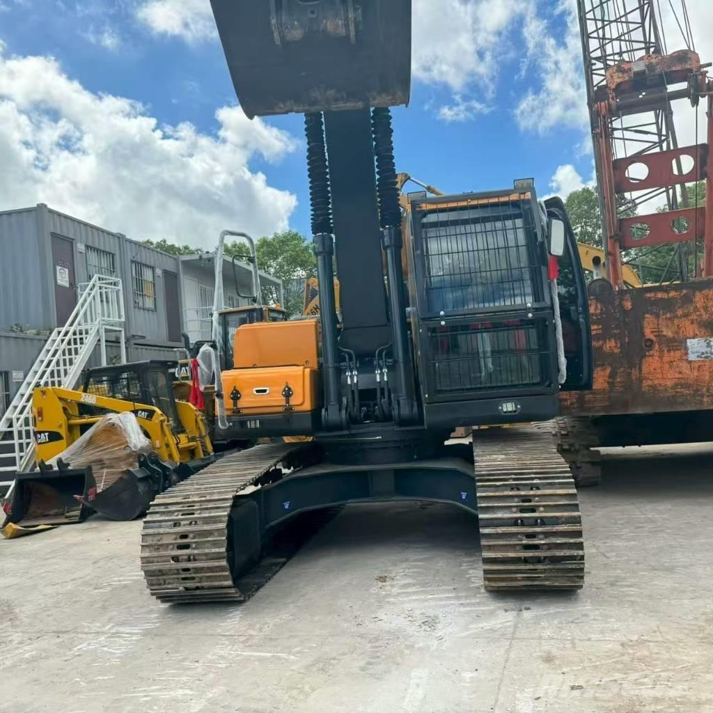 Hyundai 220 Midi-gravemaskiner 7t - 12t