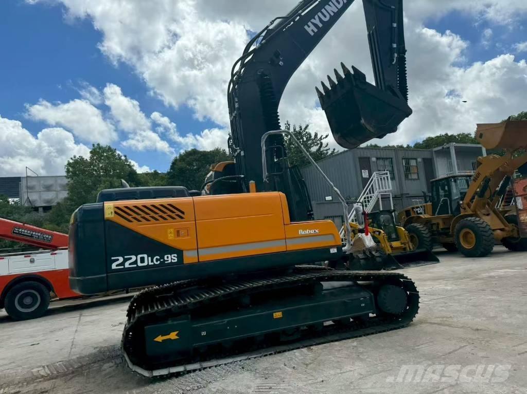 Hyundai 220 Midi-gravemaskiner 7t - 12t