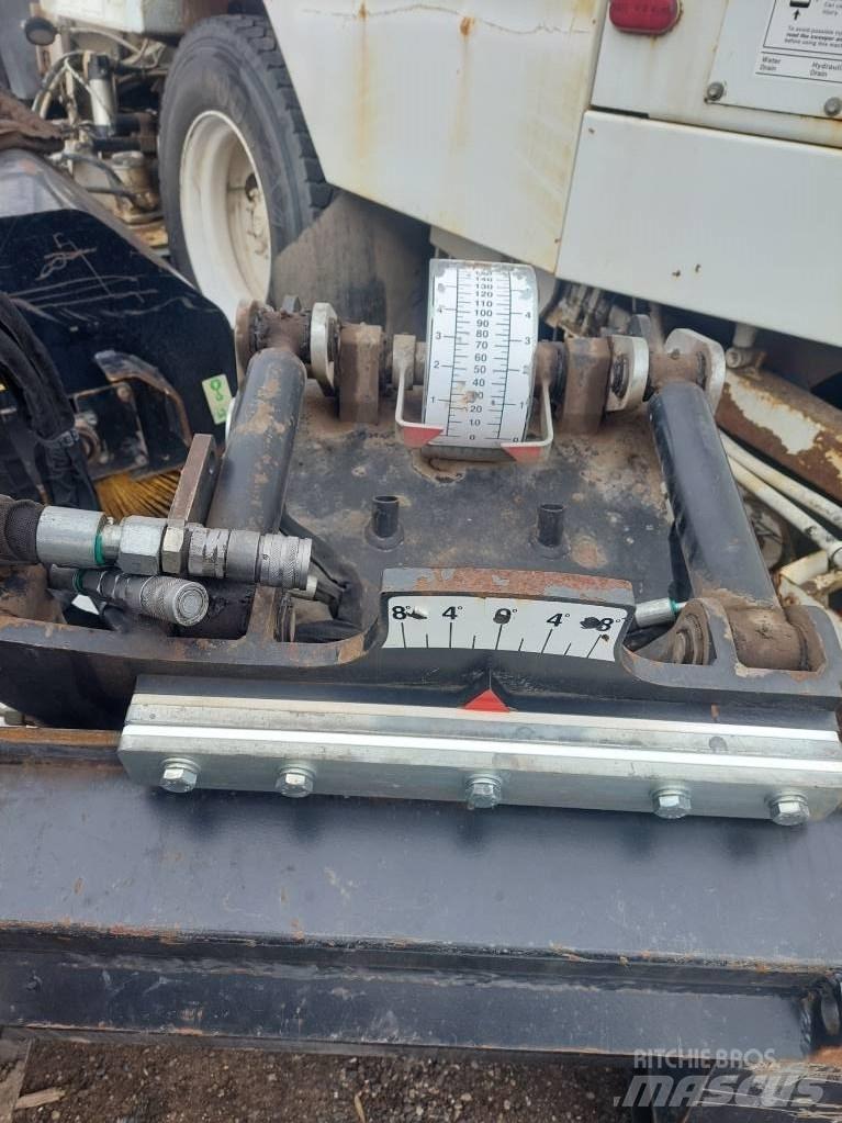 CAT PC305B Asfaltknusemaskiner