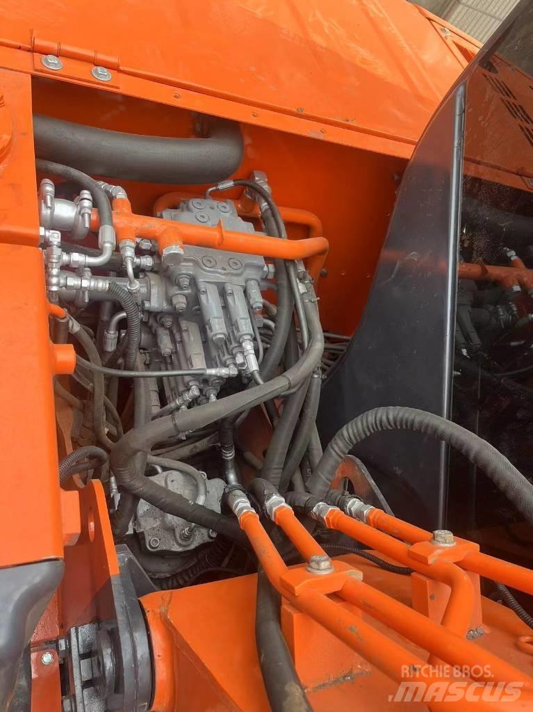 Hitachi ZX70 Gravemaskiner på larvebånd