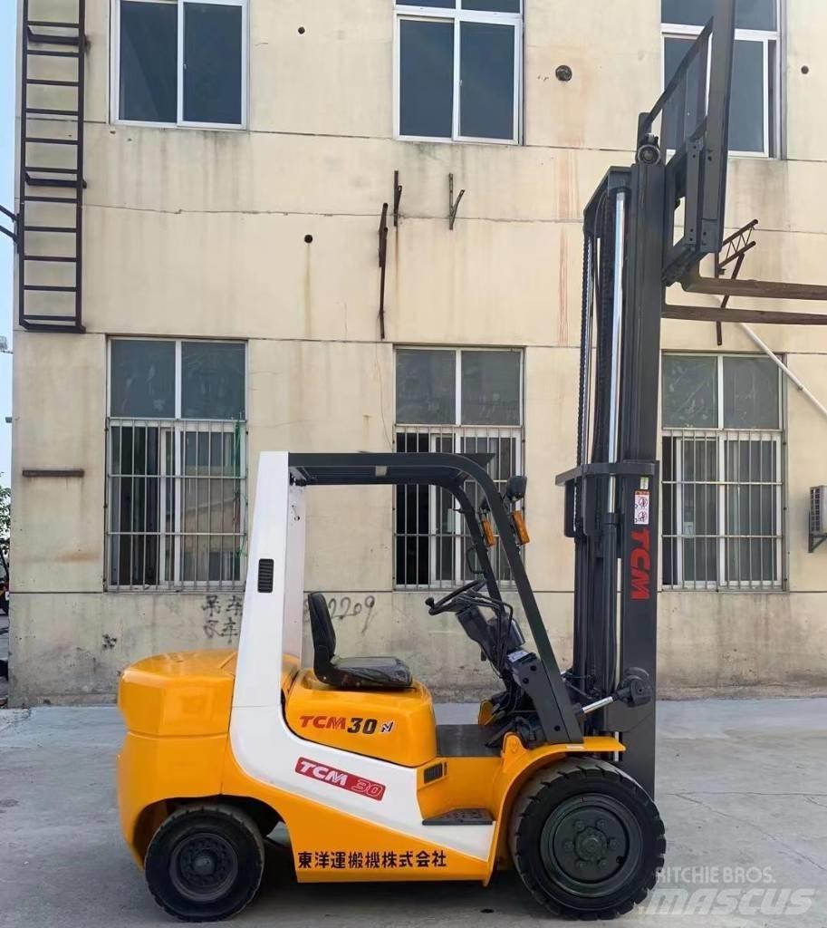 TCM FD30 Reachtruck