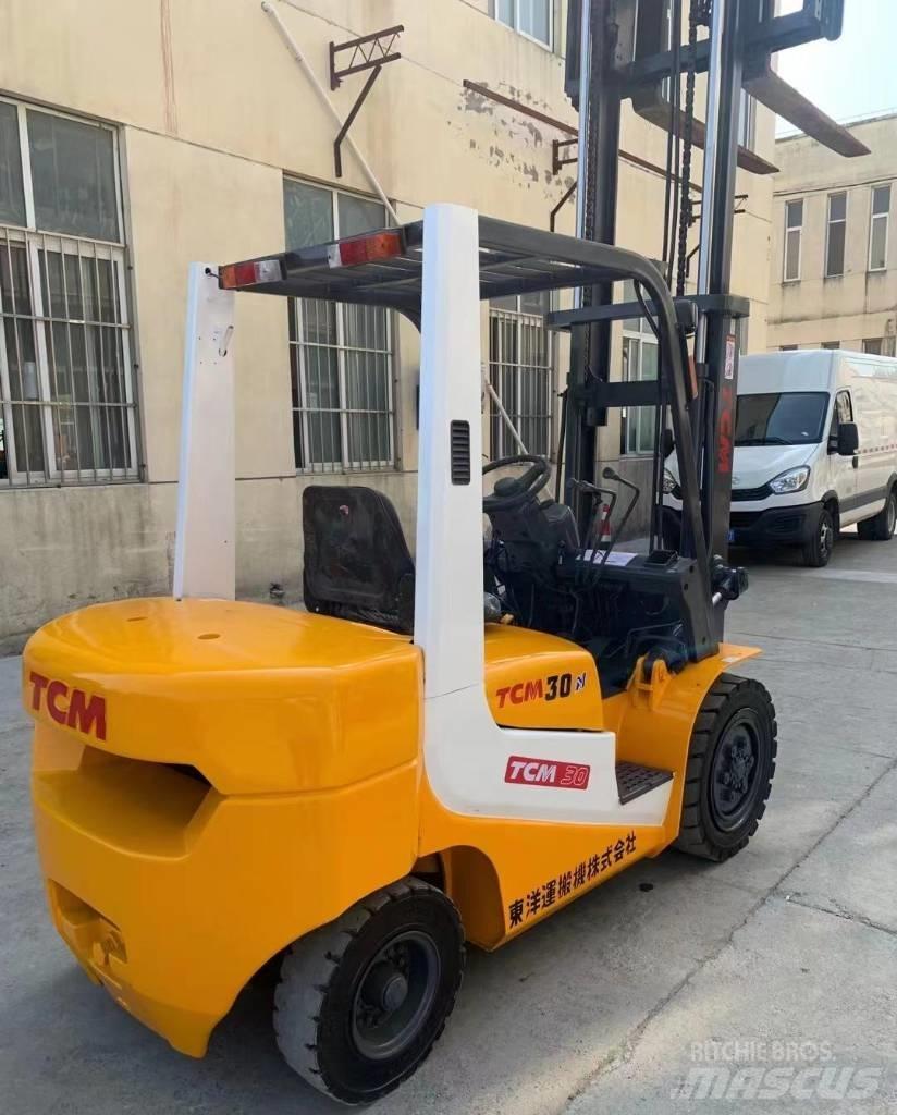 TCM FD30 Reachtruck