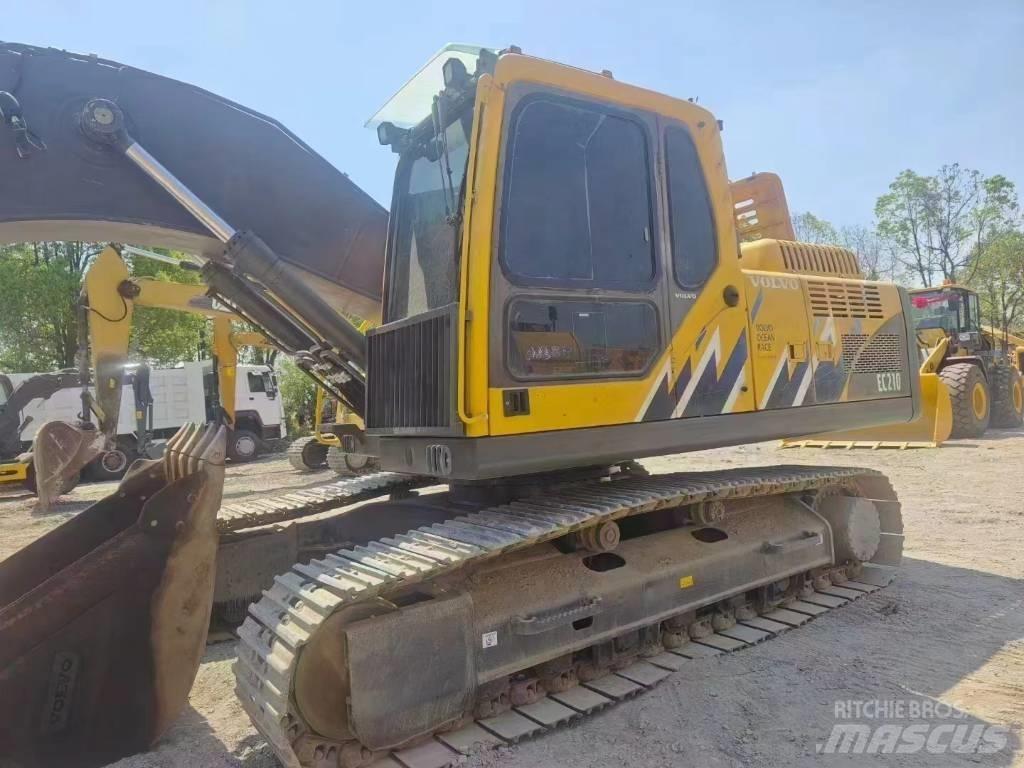 Volvo EC 210 Gravemaskiner på larvebånd