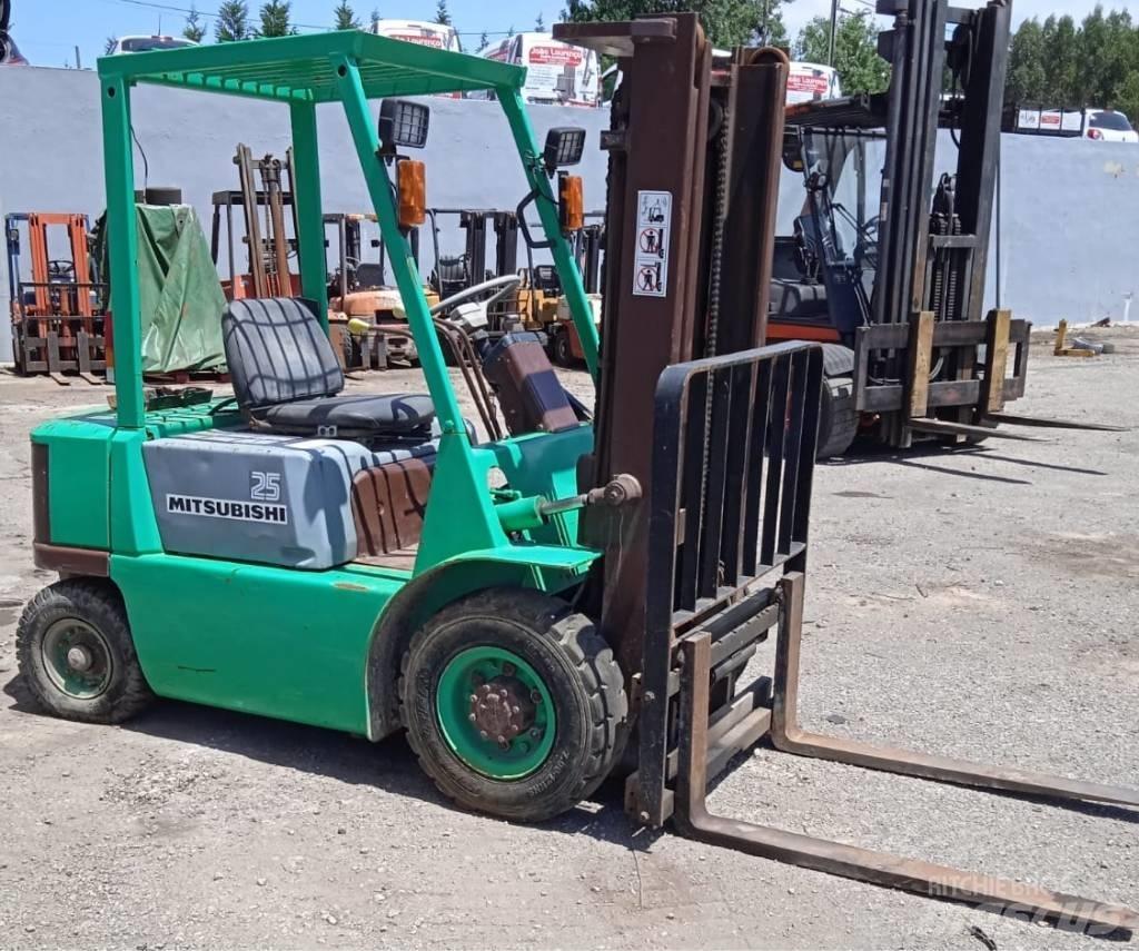 Mitsubishi FG25 LPG gaffeltrucks